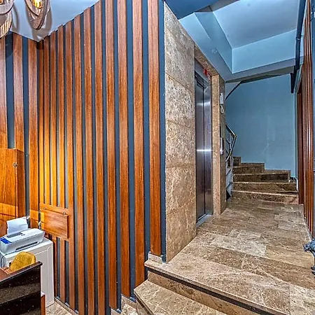 Hotel Garth Of Balat 2*