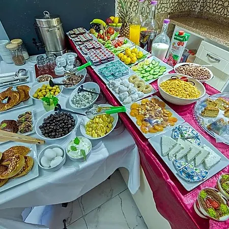 Hotel Garth Of Balat 2*